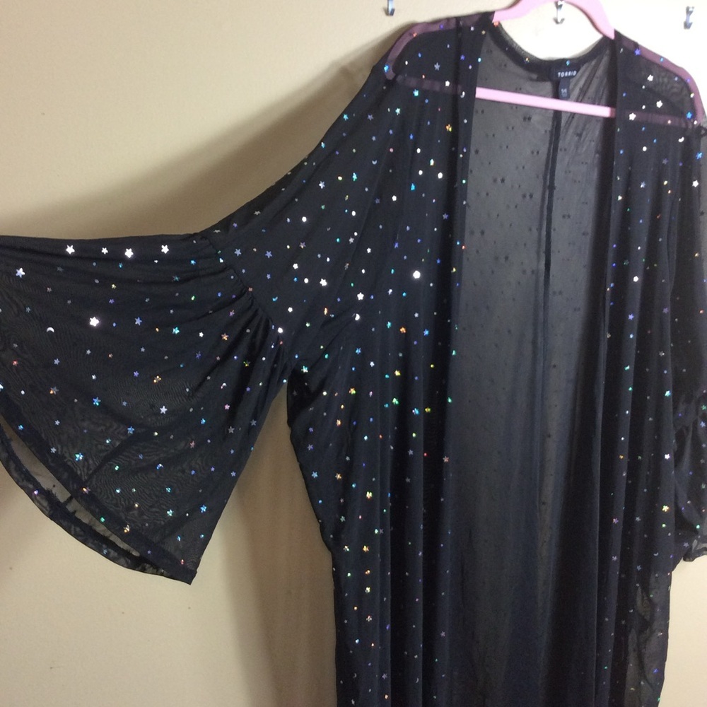 Torrid 5/6 Black Mesh & Iridescent Star Bell Sleeve Longline Kimono - Picture 8 of 10